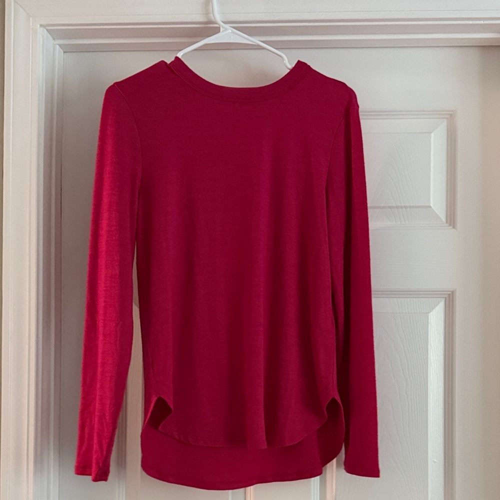 Elegant Pink Women's Sweater Top - Size Small